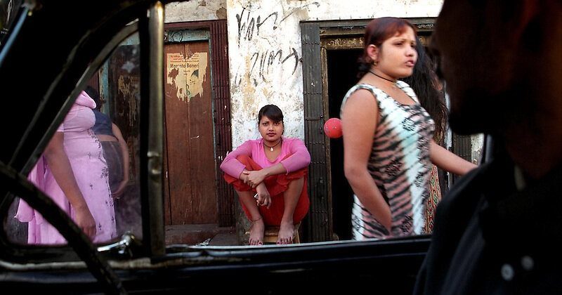 Фотография: Спасение утопающих — дело рук самих утопающих: как проститутки Индии остановили ВИЧ-эпидемию №1 - BigPicture.ru