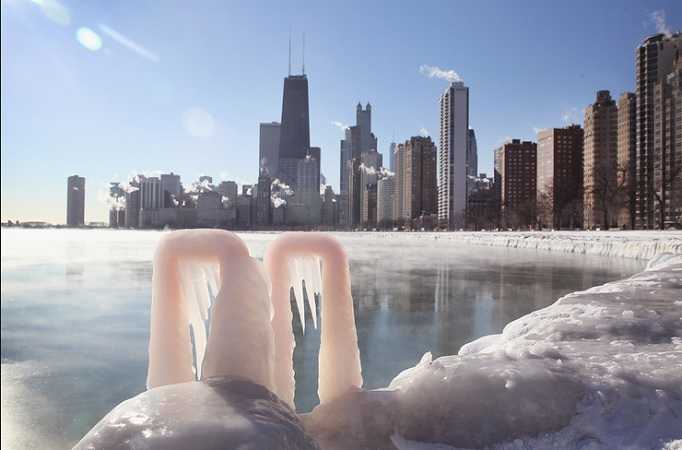 Фотография: Чибирские холода: США сковали рекордные морозы, Чикаго сковало льдом №6 - BigPicture.ru