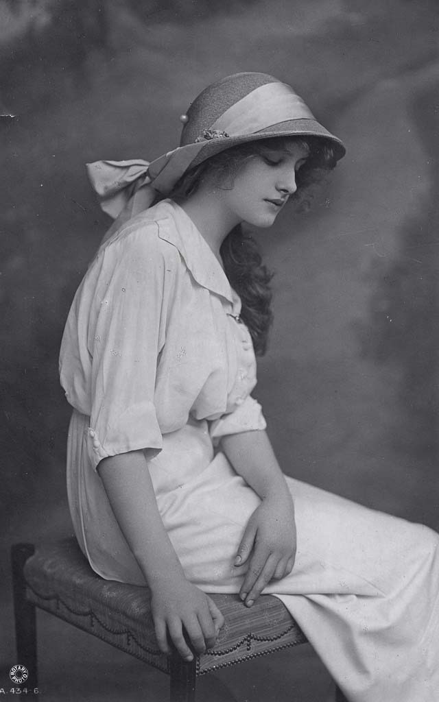 Мгновения прошлого, как выглядели юные леди 100 лет назад