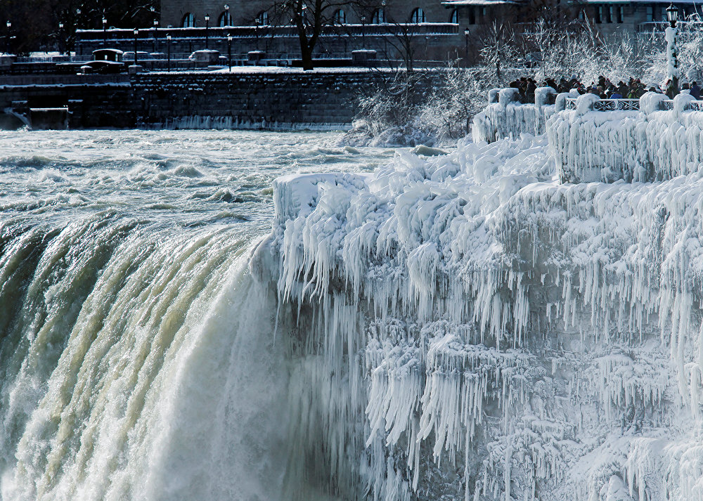Фотография: Ниагарский водопад превратился в ледник. Вы просто обязаны увидеть эти фото! №14 - BigPicture.ru