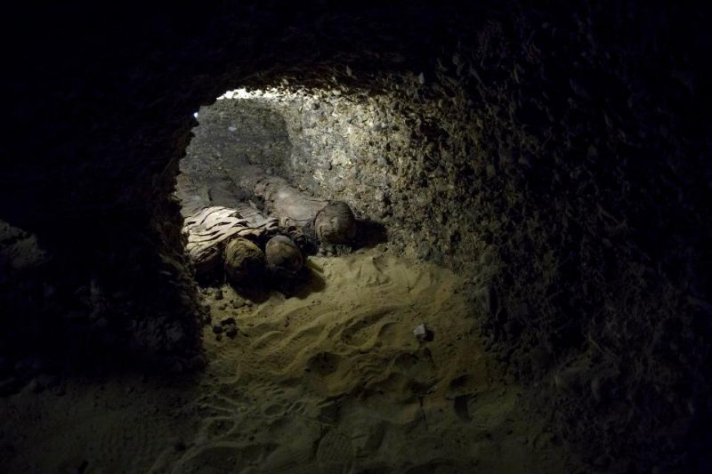 Фотография: Братская могила по-египетски: 50 мумий возрастом более 2400 лет найдены возле Каира №16 - BigPicture.ru