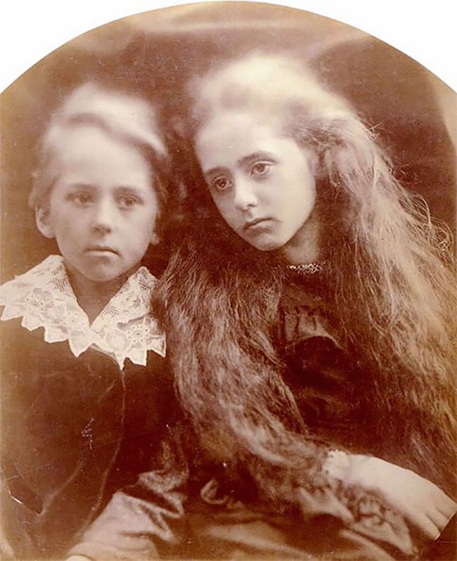 Волосы длиною в жизнь: Красавицы Викторианской эпохи, которые никогда не стриглись