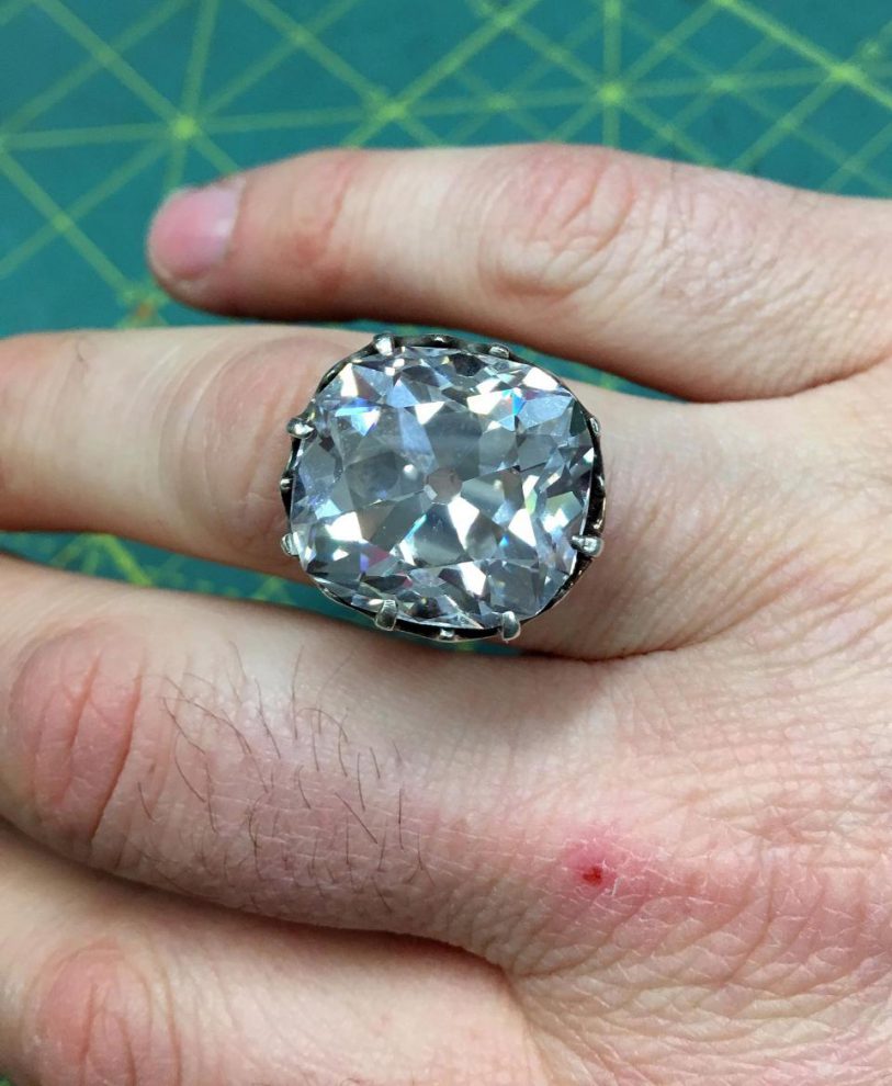 Кольцо с бриллиантом 10 карат