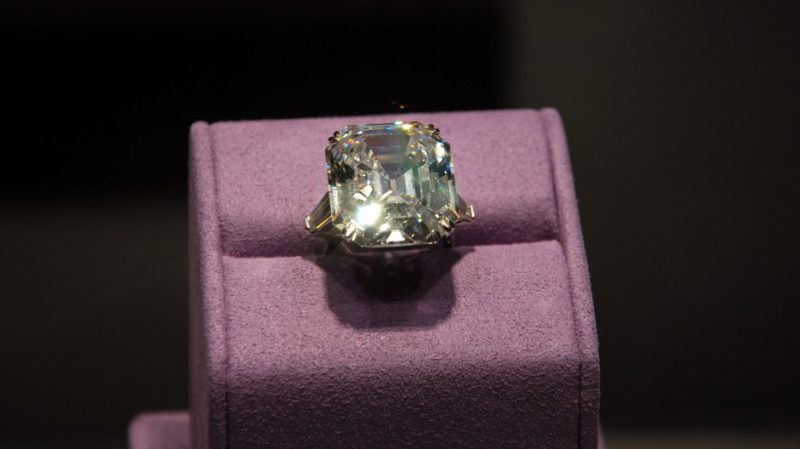 Фотография: Счастливое неведение: камень в кольце с барахолки, оказался бриллиантом на миллион №8 - BigPicture.ru