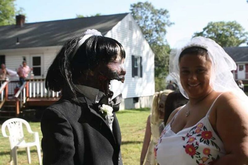 Фотография: Любовь до смерти: 21-летняя женщина, которая вышла замуж за зомби, хвастается счастливой семейной жизнью №10 - BigPicture.ru