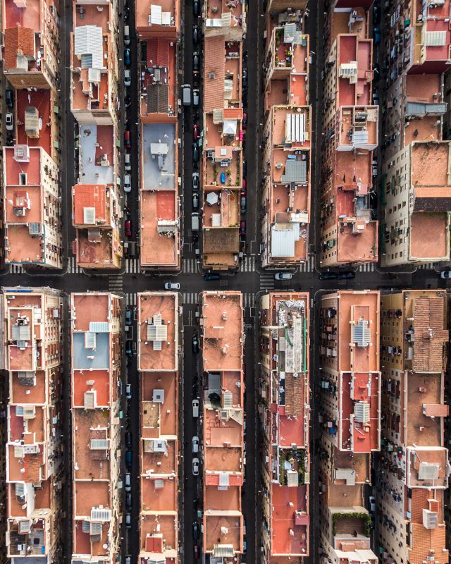 Фотография: Город баланса и симметрии: Барселона с высоты птичьего полета №4 - BigPicture.ru