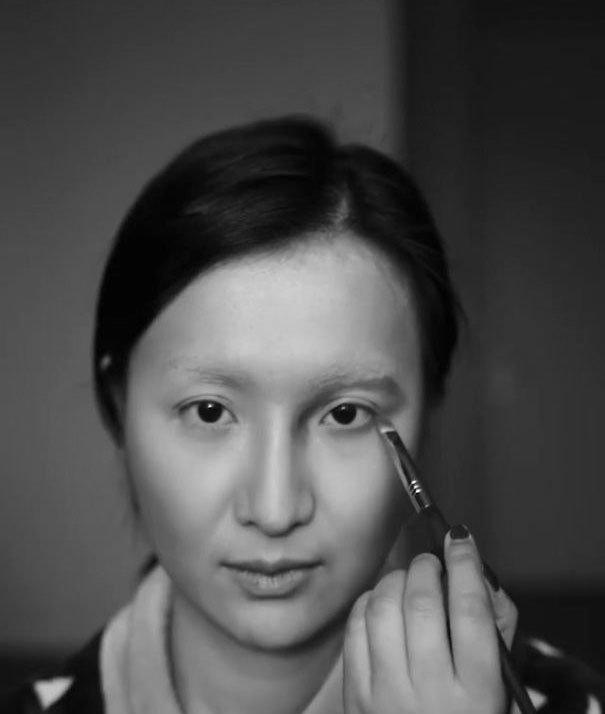 Фотография: Как китаянка превратилась в Джонни Деппа за 10 шагов с помощью макияжа №5 - BigPicture.ru