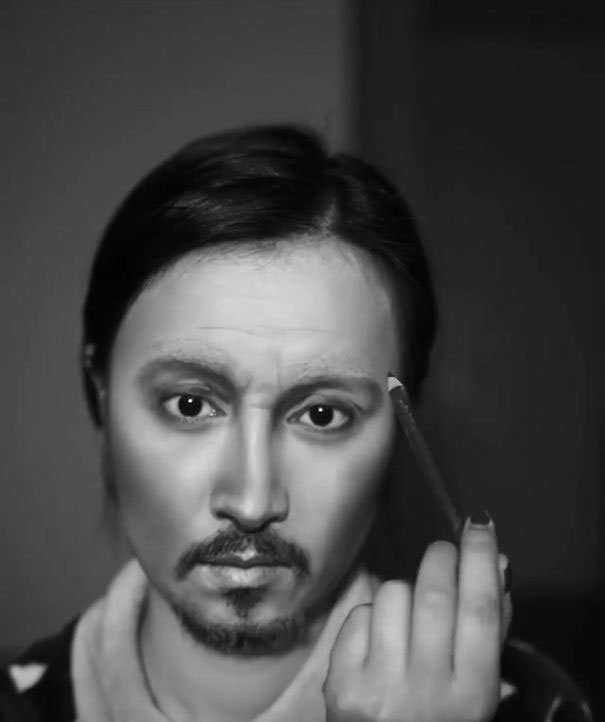 Фотография: Как китаянка превратилась в Джонни Деппа за 10 шагов с помощью макияжа №8 - BigPicture.ru