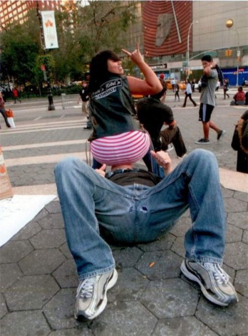 Фотография: Чудак из Бруклина приглашает женщин посидеть на его лице ради мира №16 - BigPicture.ru