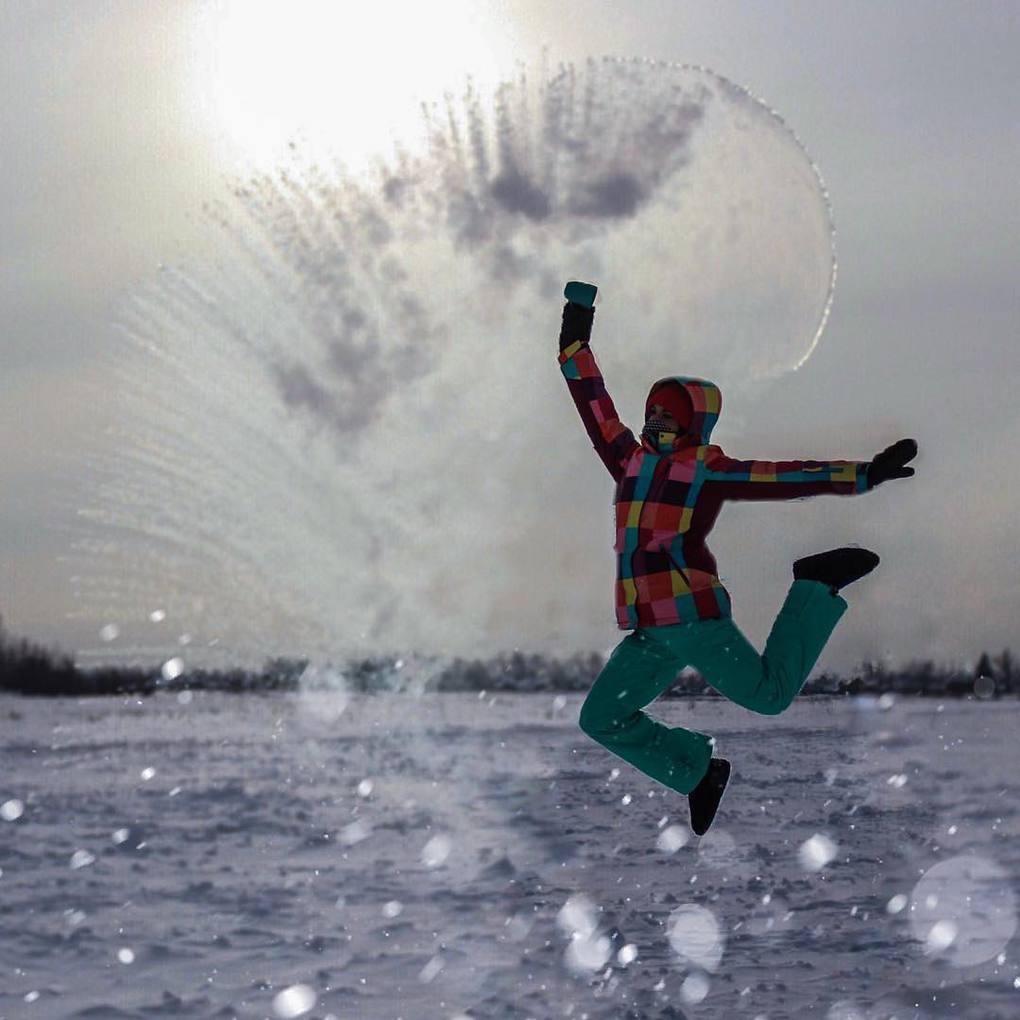 Фотография: #дубакчелленедж: 17 захватывающих фото и видео, демонстрирующих всю силу холода №14 - BigPicture.ru