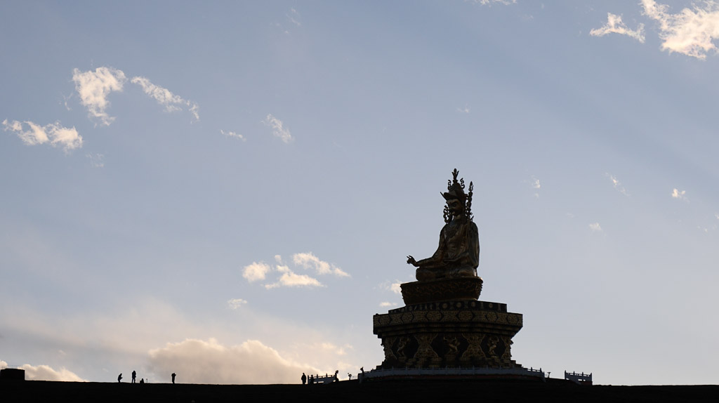 Фотография: Академия Ярчен Гар: затерянный город-монастырь в Тибете №9 - BigPicture.ru