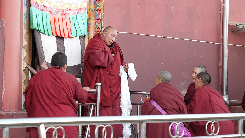 Фотография: Академия Ярчен Гар: затерянный город-монастырь в Тибете №13 - BigPicture.ru