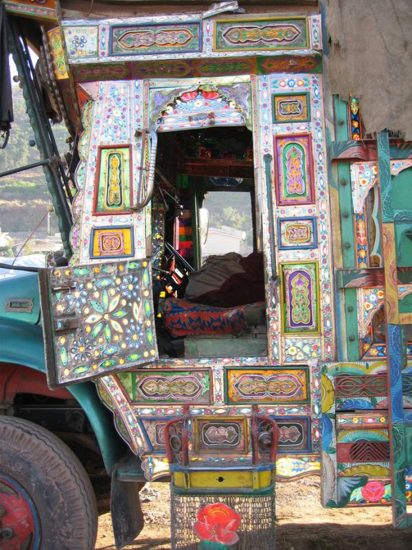 Фотография: Тюнинг по-индийски: грузовики, от которых не отвести глаз №4 - BigPicture.ru