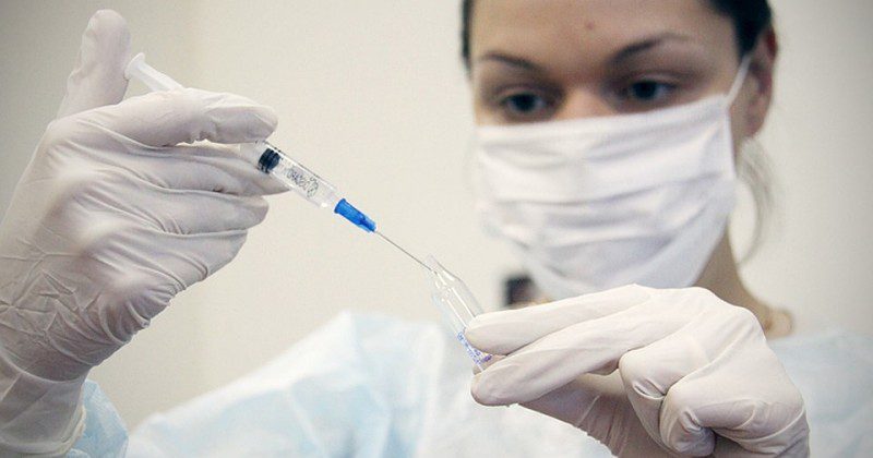 Фотография: Медицинский скандал в Италии - детей без прививок не пустили в школы №1 - BigPicture.ru