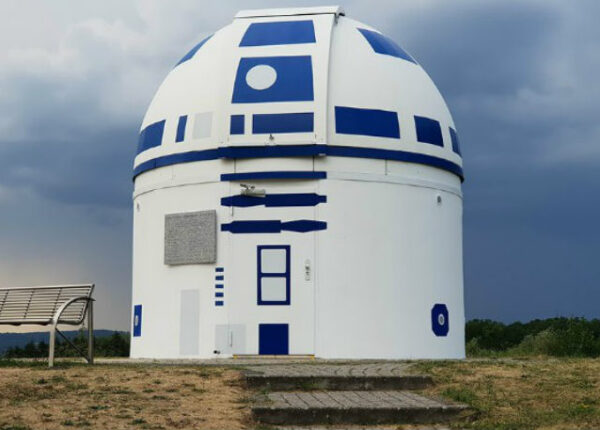 Немецкий профессор перекрасил обсерваторию в дроида R2-D2 из «Звездных войн»