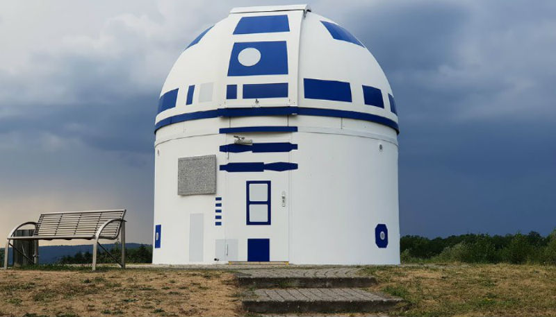Фотография: Немецкий профессор перекрасил обсерваторию в дроида R2-D2 из 