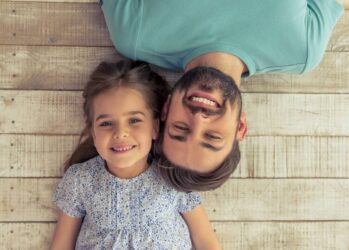 Исследование ученых утверждает: дети в неполных семьях — счастливы