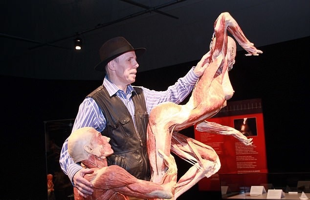 Фотография: Экспонаты анатомической выставки Body Worlds могут скрывать жуткую тайну №4 - BigPicture.ru