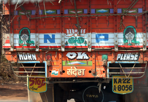 Фотография: Тюнинг по-индийски: грузовики, от которых не отвести глаз №17 - BigPicture.ru