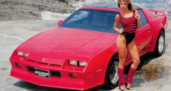 Девушки и тачки 80-х, коллекция фотографий культового журнала Autobuff