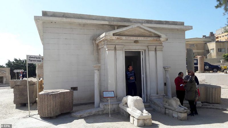 Фотография: Античные сокровища: древние египетские катакомбы, полные удивительных артефактов, открылись для посещения №19 - BigPicture.ru