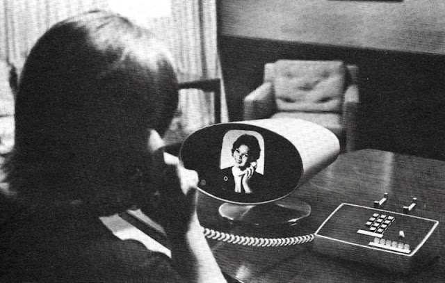 Фотография: Предок Skype и FaceTime: первый телефон-видеофон, по которому можно было увидеть друг друга №7 - BigPicture.ru