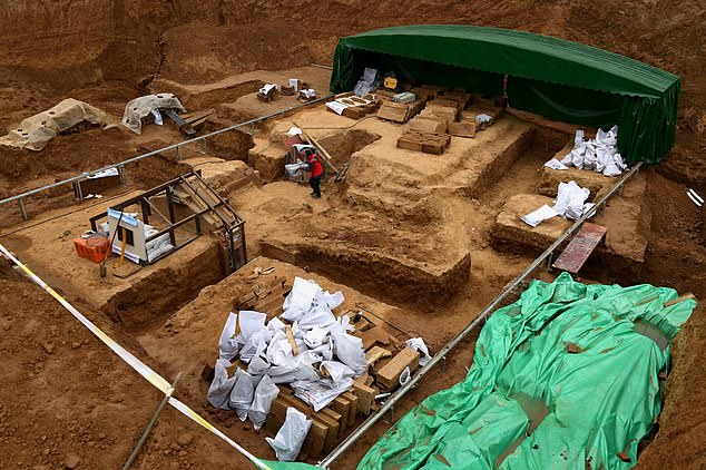 Фотография: Найден эликсир бессмертия: в древней китайской могиле обнаружили бронзовый сосуд с таинственной жидкостью №3 - BigPicture.ru