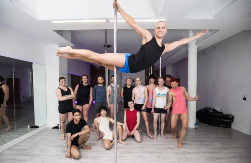 Фотография: На шесте: гей из Польши занимается танцами на пилоне и учит этому искусству других №6 - BigPicture.ru