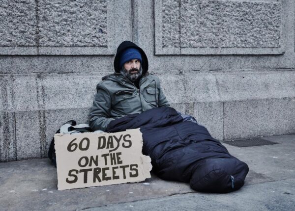 Богатые нищие: мужчина прожил 2 месяца на улице и открыл для себя все преимущества бездомной жизни