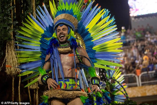 Фотография: В зажигательном ритме самбы: самое яркое зрелище года - красочный карнавал в Рио-де-Жанейро №7 - BigPicture.ru