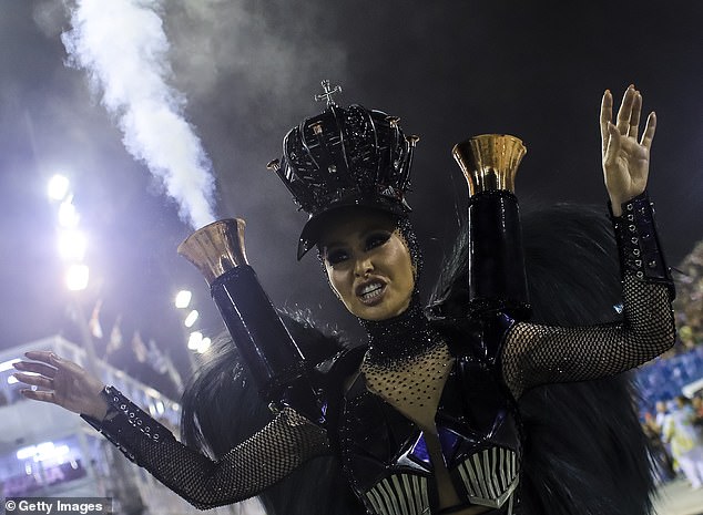 Фотография: В зажигательном ритме самбы: самое яркое зрелище года - красочный карнавал в Рио-де-Жанейро №8 - BigPicture.ru