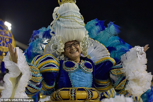 Фотография: В зажигательном ритме самбы: самое яркое зрелище года - красочный карнавал в Рио-де-Жанейро №12 - BigPicture.ru
