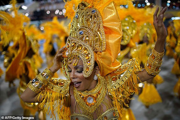 Фотография: В зажигательном ритме самбы: самое яркое зрелище года - красочный карнавал в Рио-де-Жанейро №19 - BigPicture.ru