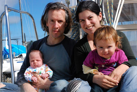 Фотография: На одной волне: супруги путешествуют в открытом море уже 8 лет и за это время родили троих детей №7 - BigPicture.ru