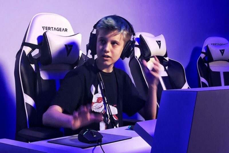 Фотография: 200 000 долларов за игру: 14-летний подросток зарабатывает огромные деньги, играя в Fortnite №1 - BigPicture.ru
