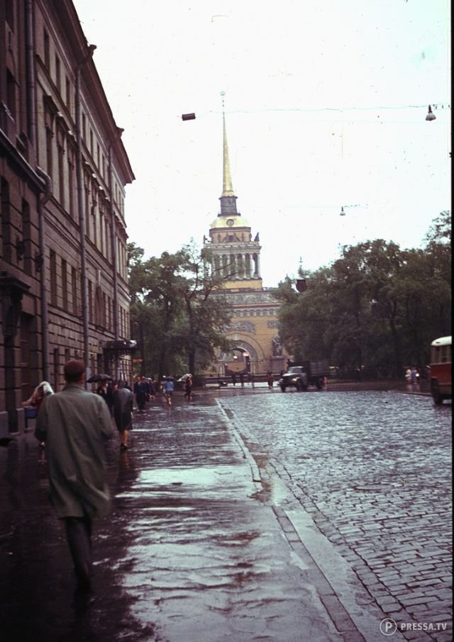 Фотография: СССР в цвете: фотографии ленинградских улиц в 1960-е года №10 - BigPicture.ru