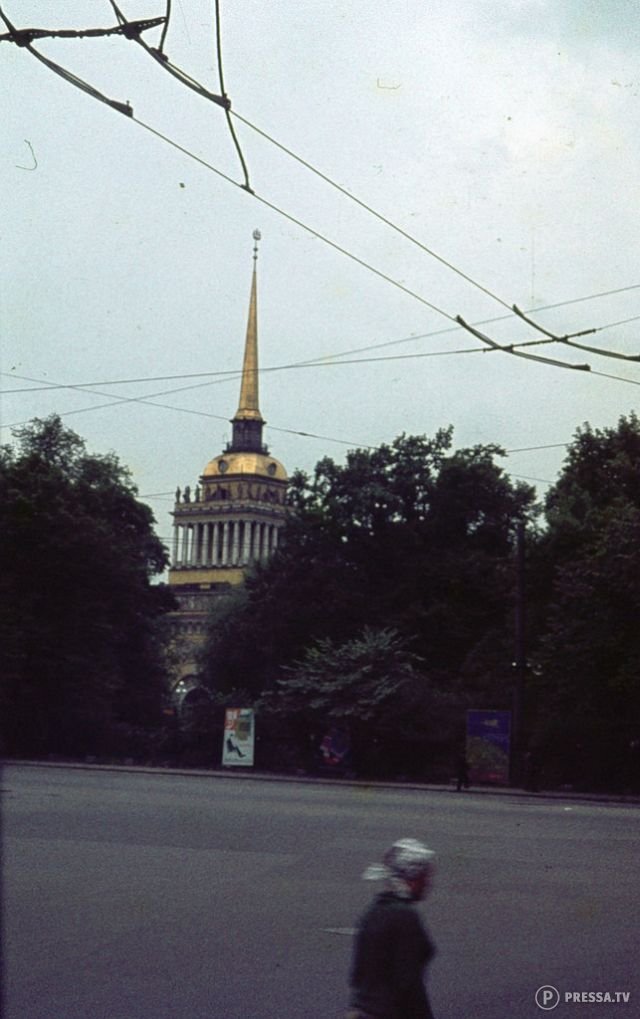 Фотография: СССР в цвете: фотографии ленинградских улиц в 1960-е года №23 - BigPicture.ru