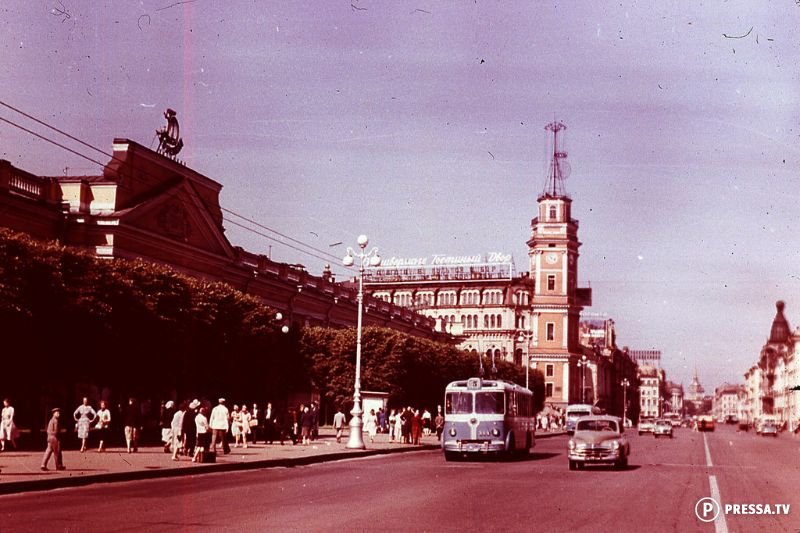 Фотография: СССР в цвете: фотографии ленинградских улиц в 1960-е года №35 - BigPicture.ru