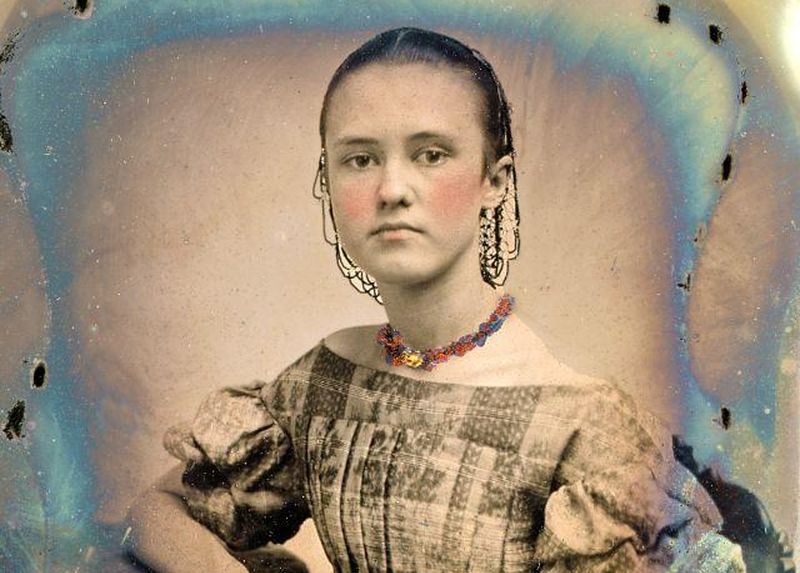 Фотография: 20 колорированных ретро-фото: как выглядели девушки-подростки в середине XIX века №1 - BigPicture.ru