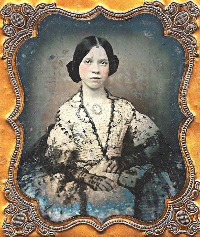 Фотография: 20 колорированных ретро-фото: как выглядели девушки-подростки в середине XIX века №3 - BigPicture.ru