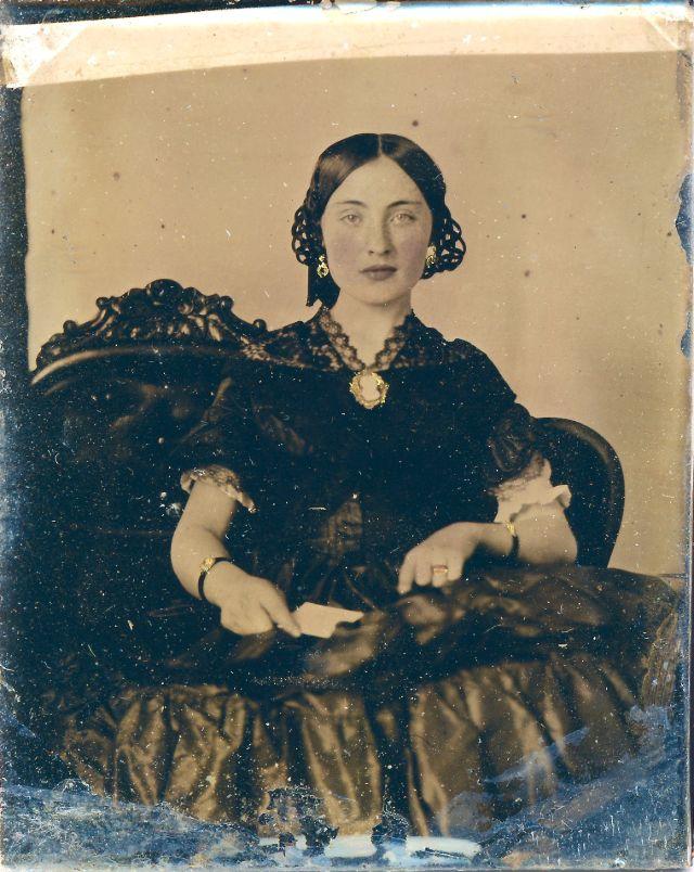 Фотография: 20 колорированных ретро-фото: как выглядели девушки-подростки в середине XIX века №21 - BigPicture.ru