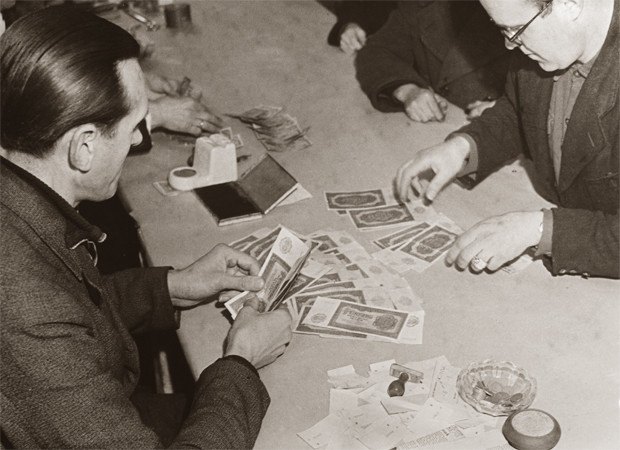 Фотография: Как Сталин обвалил доллар денежной реформой 1947 года №2 - BigPicture.ru