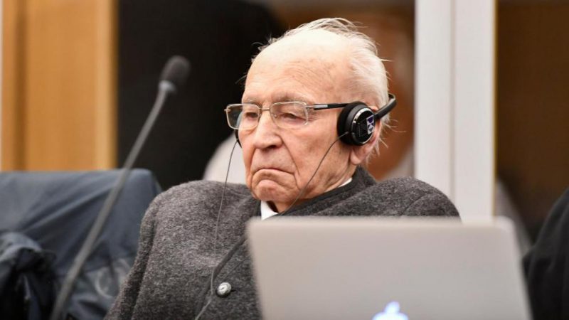 Фотография: Старики-нацисты: расплата настигла их спустя 70 лет, но смерть бывает проворнее правосудия №10 - BigPicture.ru
