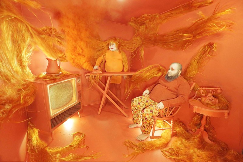 Карен Джерчик и ее сюрреалистичные цветные истории Карен Джерчик и ее сюрреалистичные цветные истории Искусство