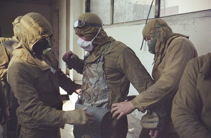 Фотография: Правда о подвиге трех водолазов Чернобыля, которые спасли миллионы №6 - BigPicture.ru