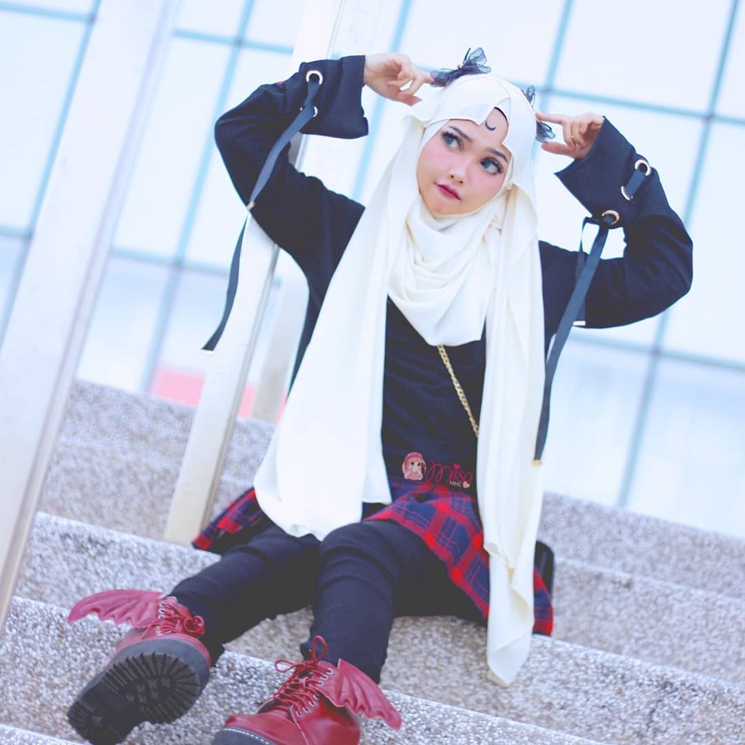 Фотография: Косплей не снимая хиджаба: Мииса из Малайзии взрывает соцсети №9 - BigPicture.ru