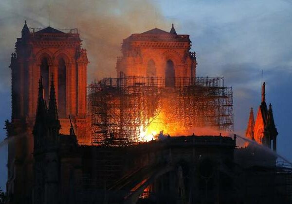 Старинные соборы, ставшие за последние 20 лет жертвами пожаров