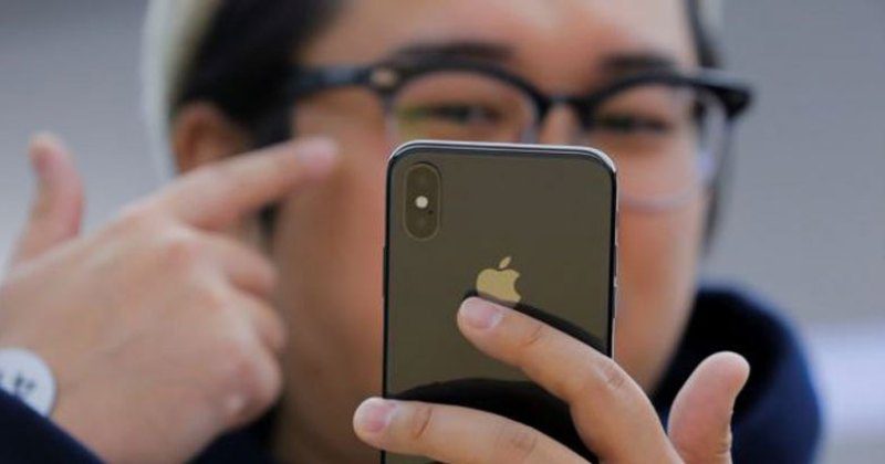Фотография: Бизнес по-китайски: компанию Apple обманули почти на миллион, меняя поддельные iPhone на оригинальные №1 - BigPicture.ru