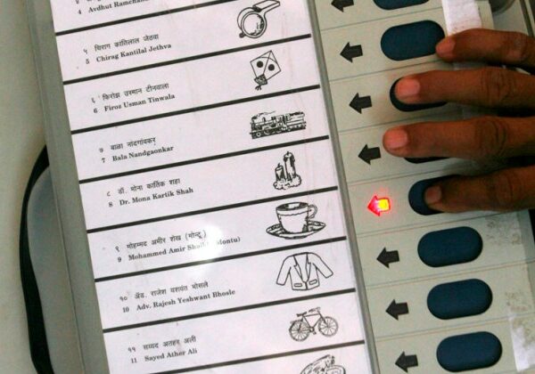 Особенности национальных выборов в Индии: диваны, лотосы и слоны в бюллетени
