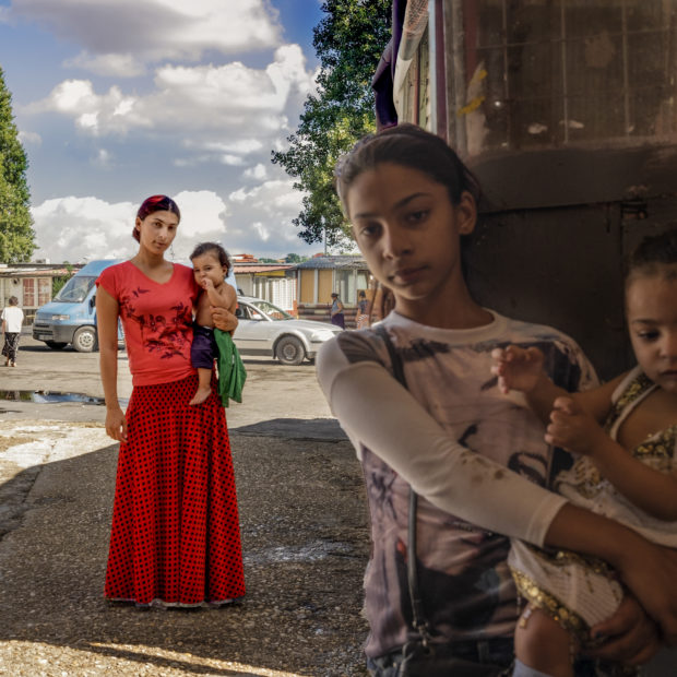 Фотография: Народ без постоянного места жительства: итальянский фотограф создал уникальный проект о жизни цыган №5 - BigPicture.ru